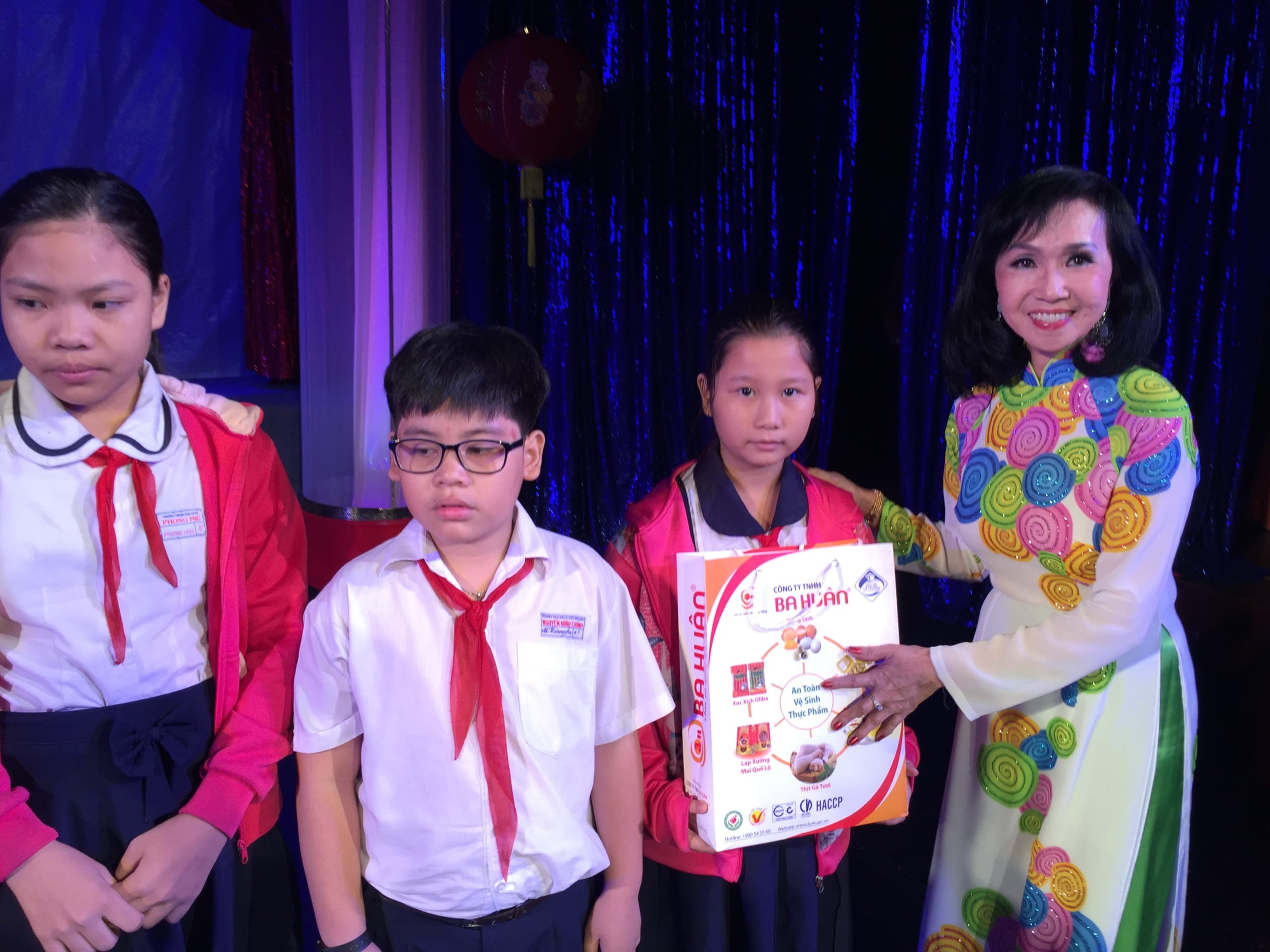 NS Bạch Tuyết, Thanh Kim Huệ kỳ vọng ở nhà báo văn nghệ 2 NS Bạch Tuyết, Thanh Kim Huệ kỳ vọng ở nhà báo văn nghệ - ảnh 1